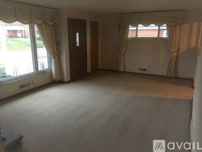 327 Forest Drive 3 Beds Single Family Home for Rent - Photo gallery 5