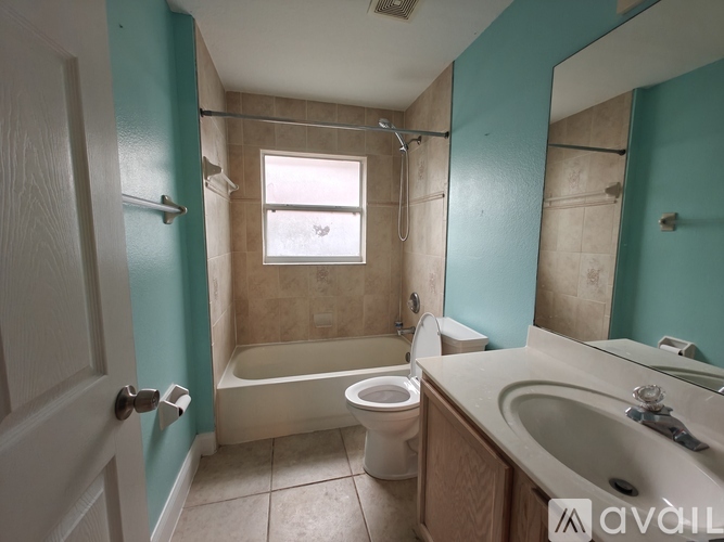 5569 Berwood Dr 4 Beds Single Family Home for Rent - Photo gallery 5