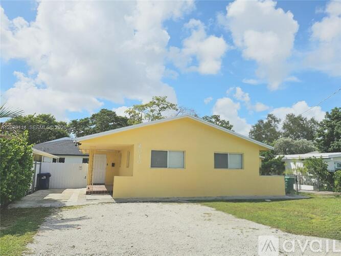 2010 NW 70th St 3 Beds Single Family Home for Rent - Photo gallery 1
