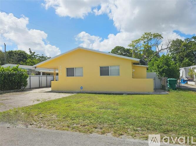 2010 NW 70th St 3 Beds Single Family Home for Rent - Photo gallery 2