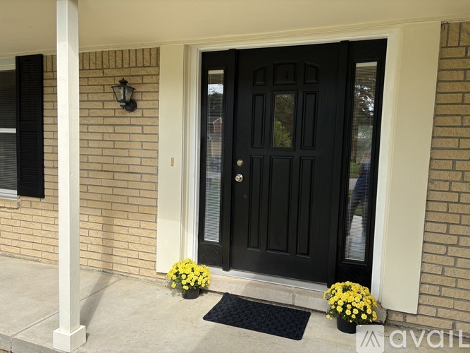 492 Lexington Court 4 Beds Single Family Home for Rent - Photo gallery 1