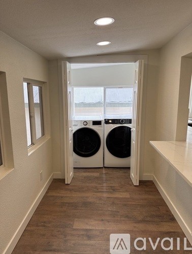 426 W Platte Ave 3 Beds Apartment for Rent