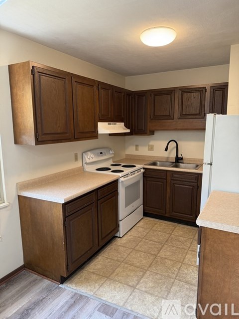 2128 Tanglewood Avenue 2 Beds Apartment for Rent