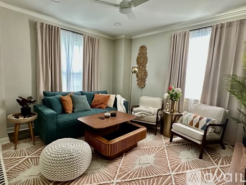 606 Blackstone Avenue 2 Beds Apartment for Rent