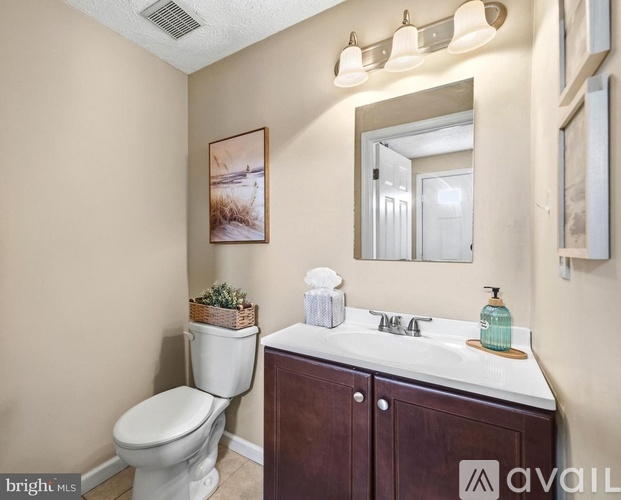 7037 Hames Court 3 Beds Townhouse for Rent - Photo gallery 5