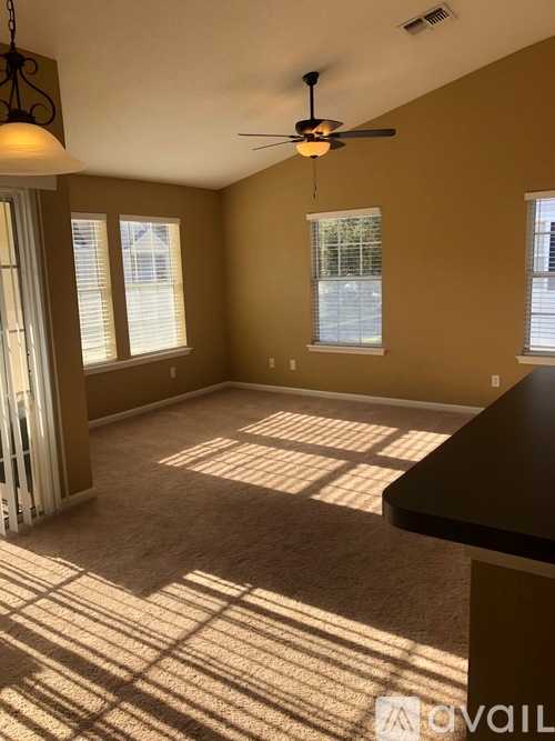 575 Oakleaf Plantation Parkway 2 Beds Apartment for Rent - Photo gallery 2
