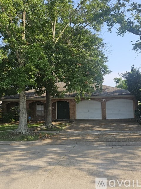 67 Madrid Ave 4 Beds Apartment for Rent