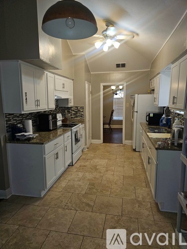 67 Madrid Ave 4 Beds Single Family Home for Rent - Photo gallery 2