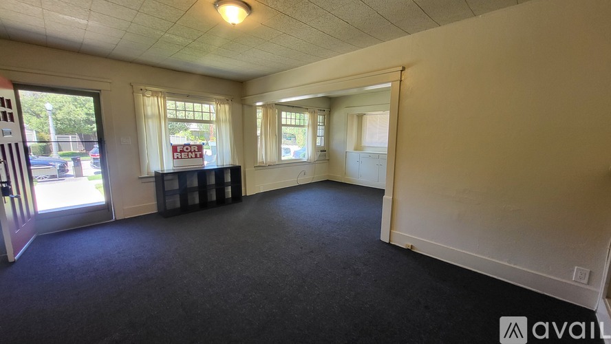 230 West Palm Avenue 3 Beds Single Family Home for Rent - Photo gallery 3