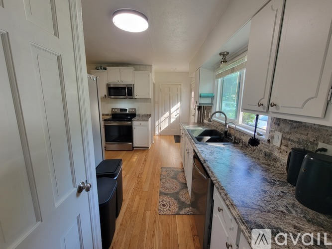1414 68th St 3 Beds Apartment for Rent - Photo gallery 2