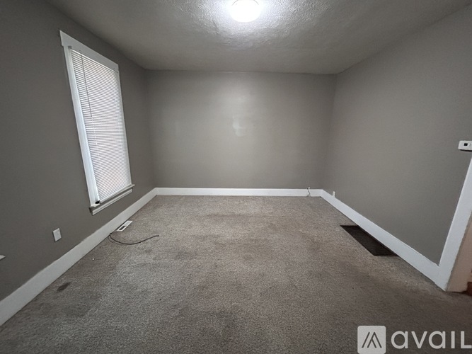 603 East 13th Street 2 Beds Apartment for Rent - Photo gallery 3