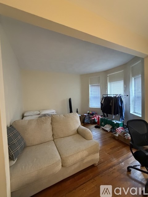 891 Huntington Ave 3 Beds Apartment for Rent