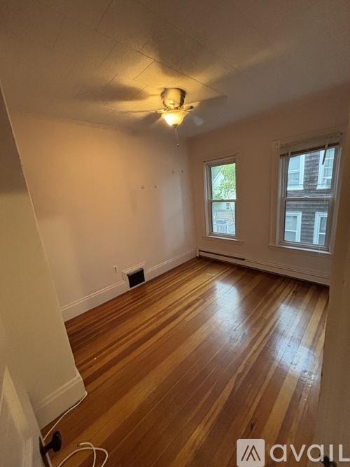 11 Endicott Ave 3 Beds Condo for Rent - Photo gallery 3