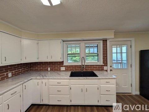 36 Cleveland Avenue 2 Beds Apartment for Rent