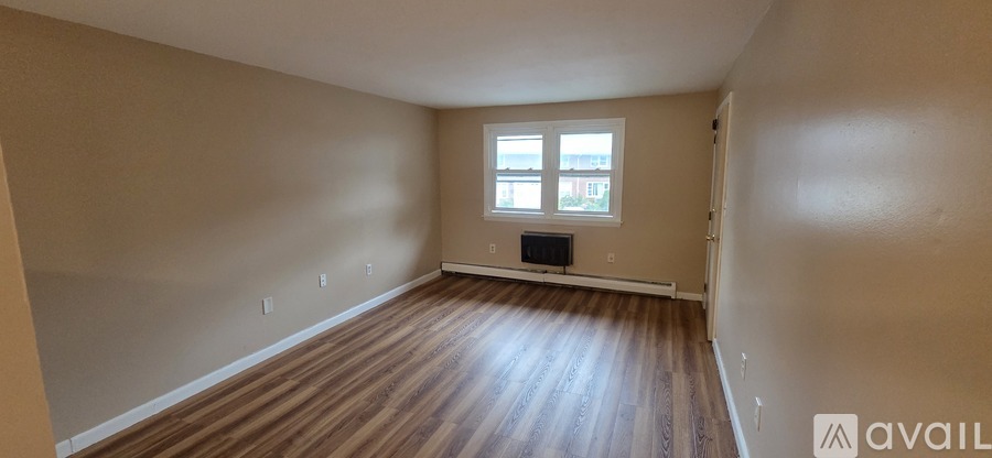 460 Woodbridge Street 1 Condo for Rent - Photo gallery 3