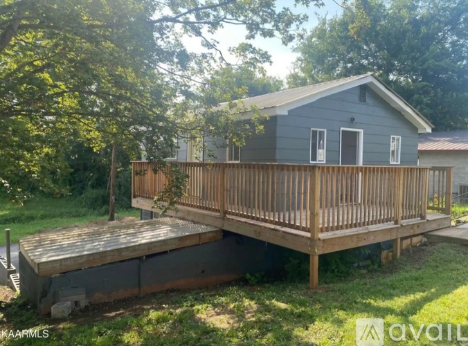 805 Poplar St 1 Single Family Home for Rent - Photo gallery 2