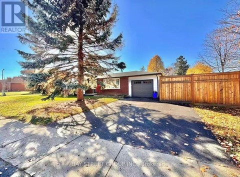 49 HOWLAND DRIVE 3 Beds Apartment for Rent