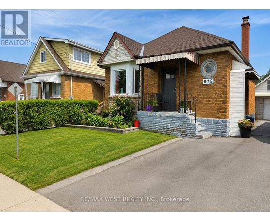 A house with the number 875 on it.