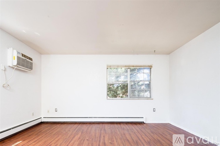 3300 S Clarkson St 2 Beds Apartment for Rent - Photo gallery 2