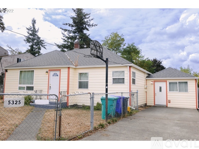 5325 NE 74th Ave 2 Beds Single Family Home for Rent - Photo gallery 3