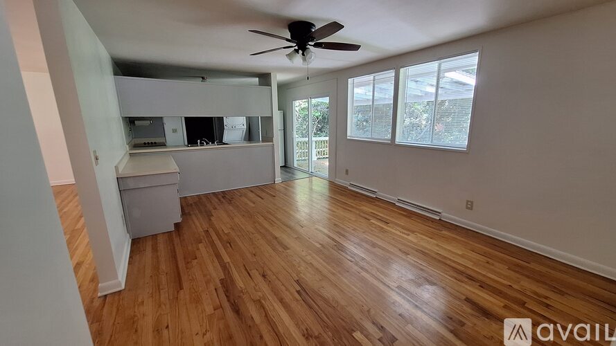2738 Addison Drive 3 Beds Single Family Home for Rent - Photo gallery 5
