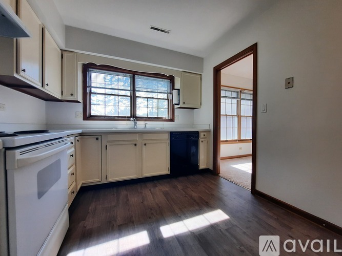1450 Wing Street 2 Beds Condo for Rent - Photo gallery 3