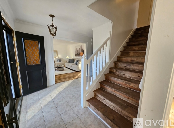 2750 Tangbourne Drive 4 Beds Single Family Home for Rent - Photo gallery 3