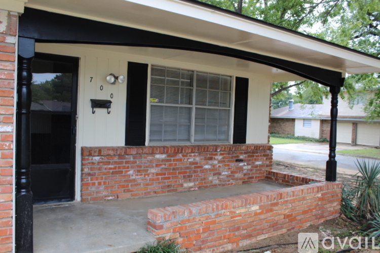 700 Woodland Way 3 Beds Single Family Home for Rent - Photo gallery 2