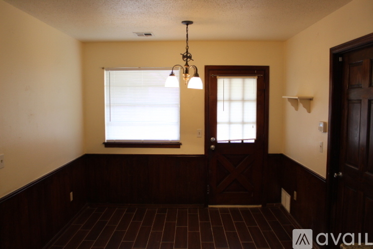 700 Woodland Way 3 Beds Single Family Home for Rent - Photo gallery 5