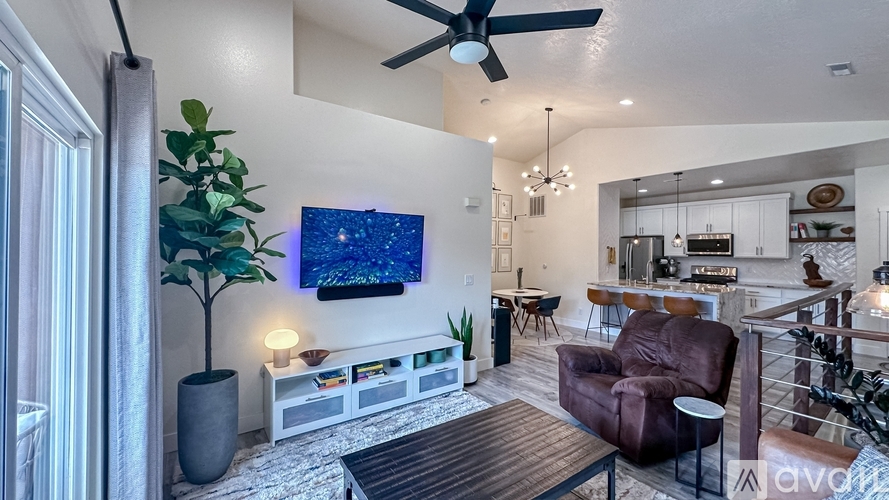 1467 West 110 North 2 Beds Condo for Rent - Photo gallery 2