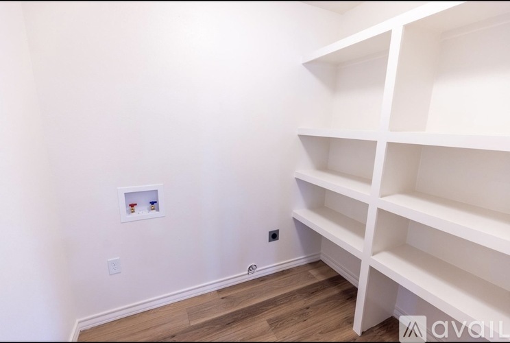 1242 Pecan Street 3 Beds Single Family Home for Rent - Photo gallery 5