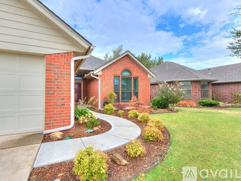 2812 Victoria Drive 3 Beds Apartment for Rent