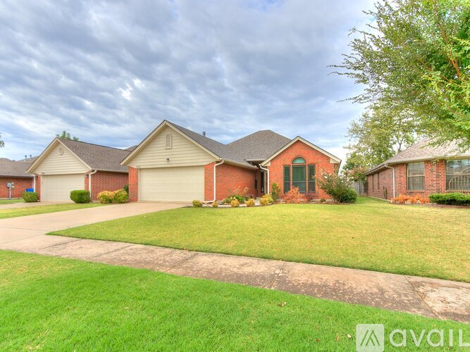 2812 Victoria Drive 3 Beds Single Family Home for Rent - Photo gallery 4