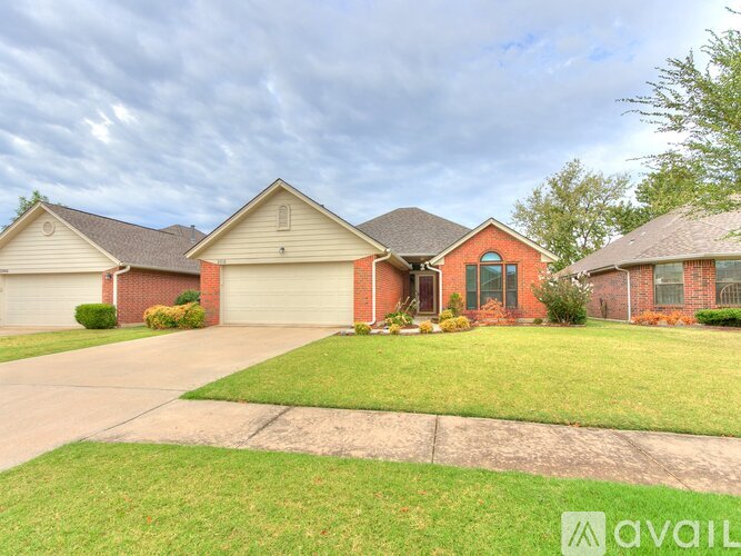 2812 Victoria Drive 3 Beds Single Family Home for Rent - Photo gallery 5