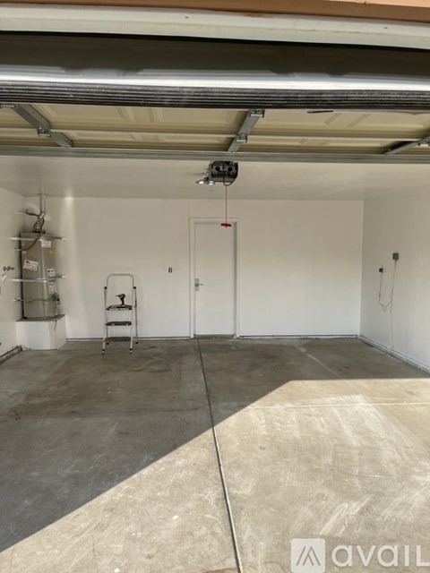 4428 White Lane 3 Beds Apartment for Rent