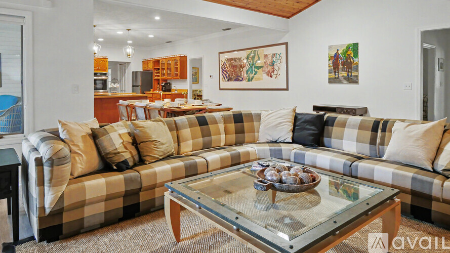 4525 NW 80th Terrace 3 Beds Single Family Home for Rent - Photo gallery 5