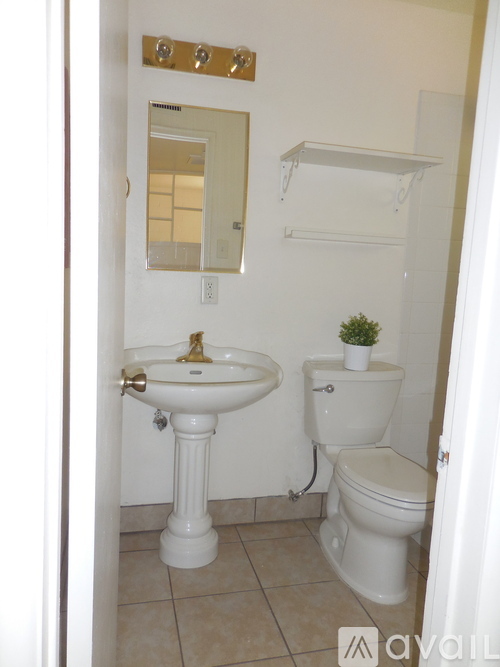 1212 E Spence Ave Studio Apartment for Rent - Photo gallery 5