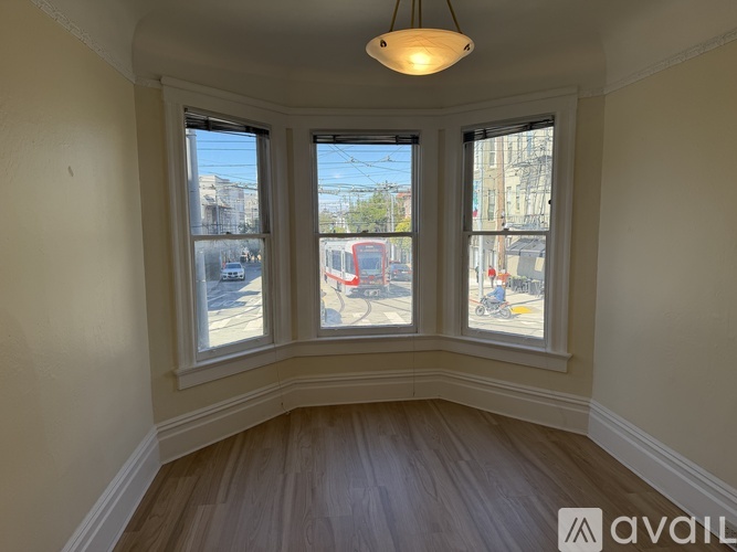 285 30th Street 2 Beds Apartment for Rent - Photo gallery 2