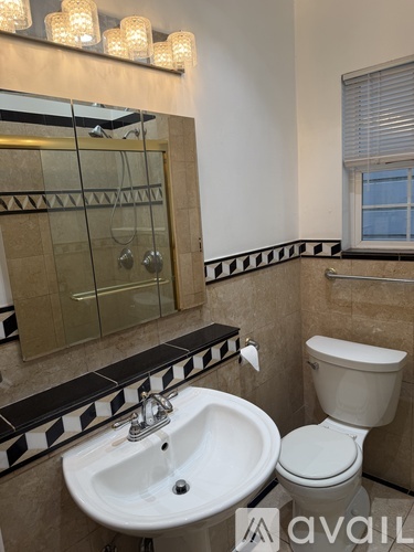 285 30th Street 2 Beds Apartment for Rent - Photo gallery 5