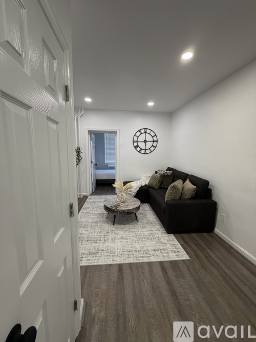 243 Lincoln Avenue 2 Beds Single Family Home for Rent - Photo gallery 3