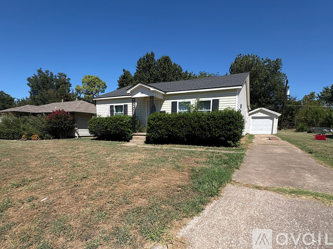 828 E 5th St 2 Beds Single Family Home for Rent - Photo gallery 2