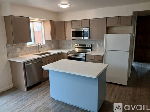 340 N 3Rd St 2 Beds Apartment for Rent