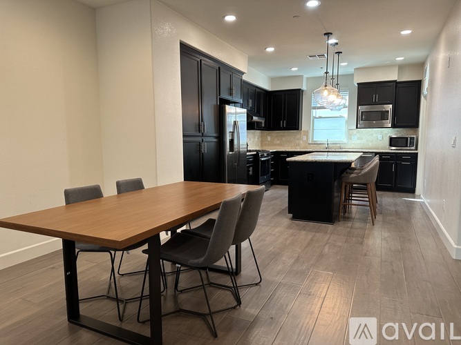 2945 Via Roma Place 3 Beds Townhouse for Rent - Photo gallery 1