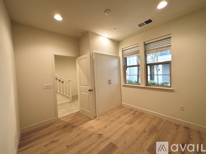 2945 Via Roma Place 3 Beds Townhouse for Rent - Photo gallery 2