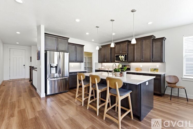 108 West Monte Rosa Lane 4 Beds Single Family Home for Rent - Photo gallery 5