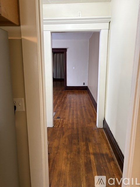 587 South Ohio Avenue 3 Beds Apartment for Rent