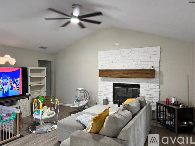 1112 Lisa Ln 3 Beds Single Family Home for Rent - Photo gallery 3