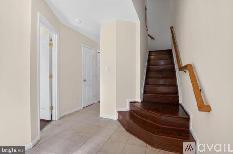 7706 Periwinkle Way 4 Beds Townhouse for Rent - Photo gallery 2