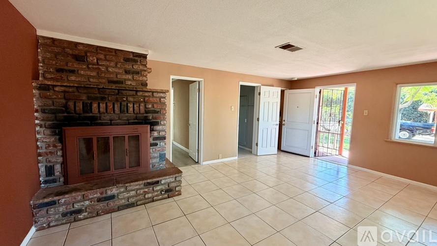 370 Las Flores Dr 3 Beds Single Family Home for Rent - Photo gallery 3
