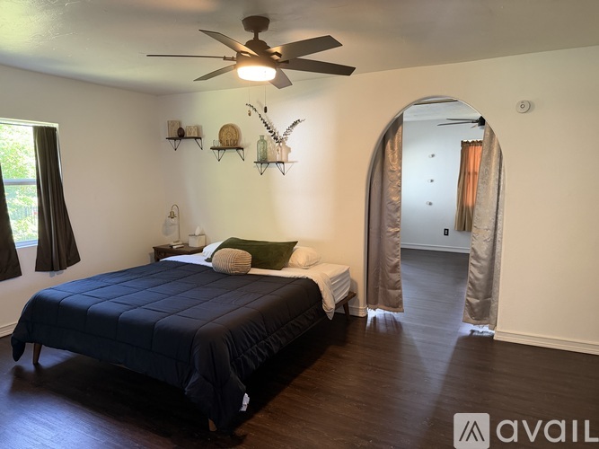 3633 South Galveston Avenue 2 Beds Single Family Home for Rent - Photo gallery 4